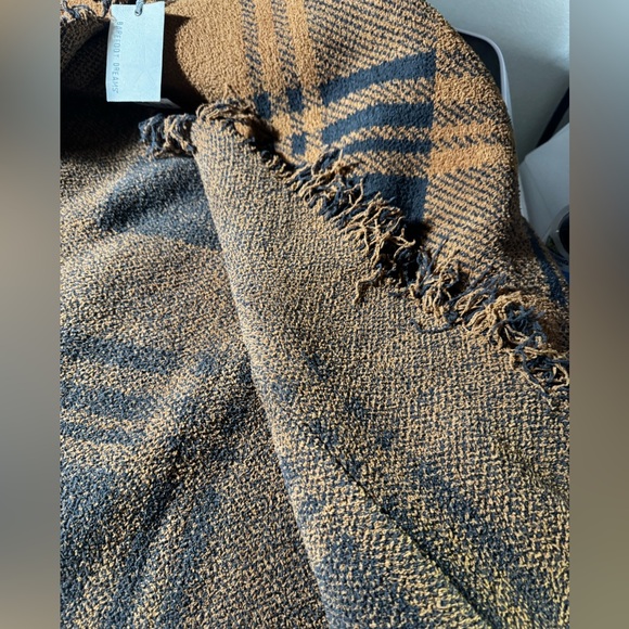 Barefoot Dream cozychic fringe plaid hooded poncho honey/carbon one size NWT - Picture 11 of 13